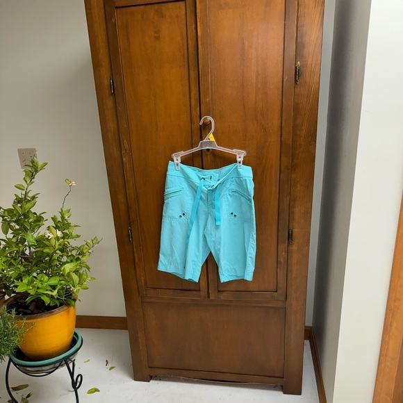 COPY ATHLETA bermuda shorts poly spandex shorts size 2 11 in inseam - Picture 1 of 8